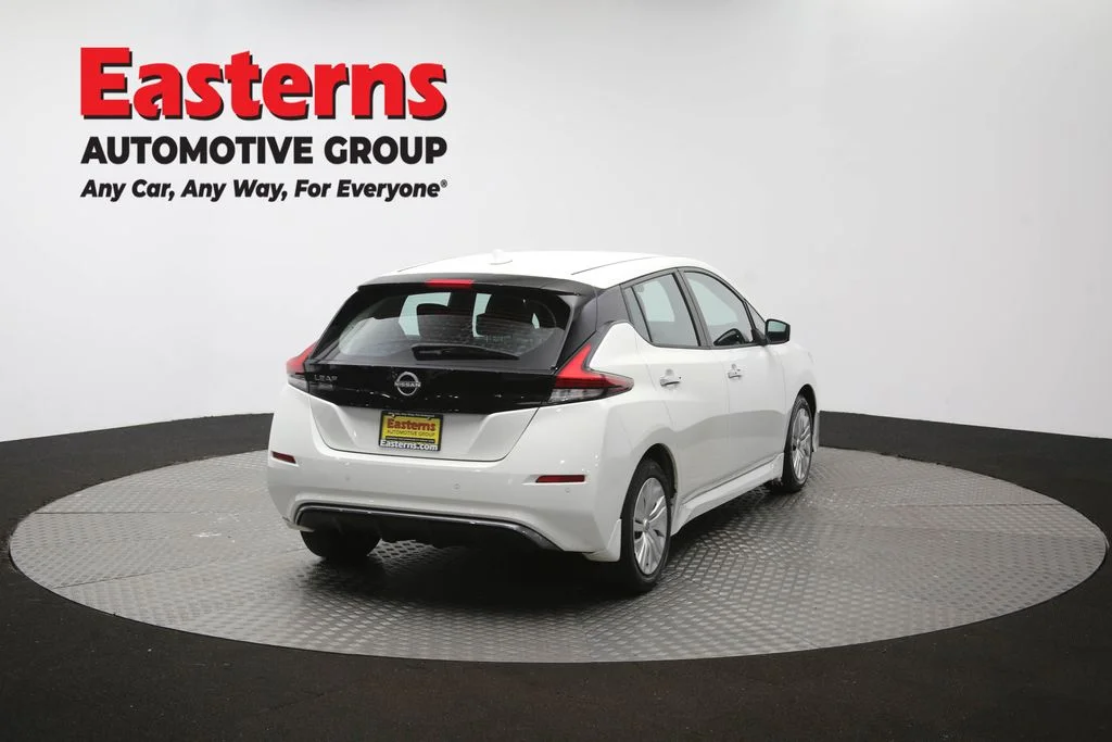 Used 2023 White Nissan S image 35