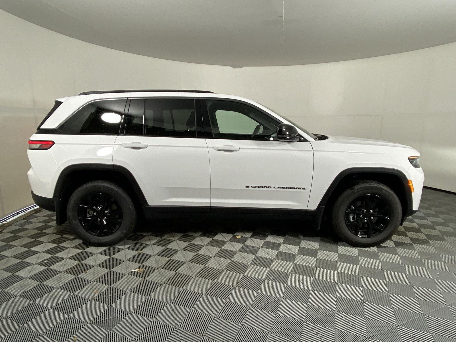 Used 2026 Bright White Clearcoat Jeep Laredo image 3