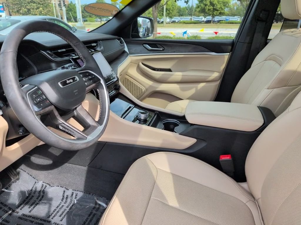 Certified Used 2025 Velvet Jeep Limited image 21