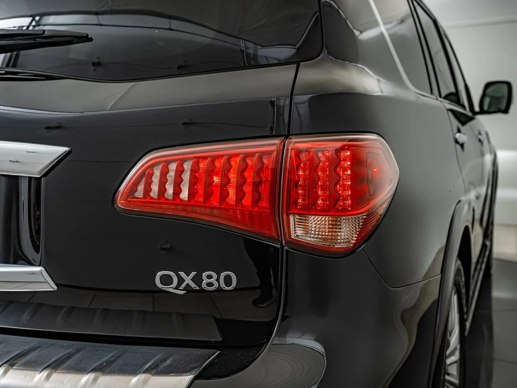 Used 2017 Black Obsidian INFINITI  image 15