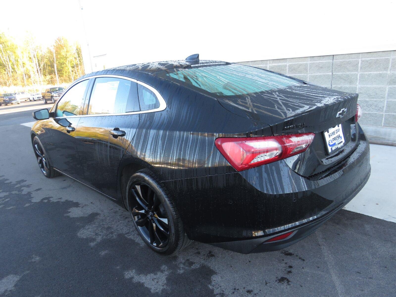 Used 2025 Mosaic Black Metallic Chevrolet LT image 15