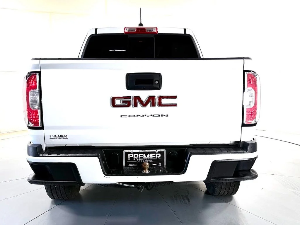 Used 2022 White GMC Elevation image 5