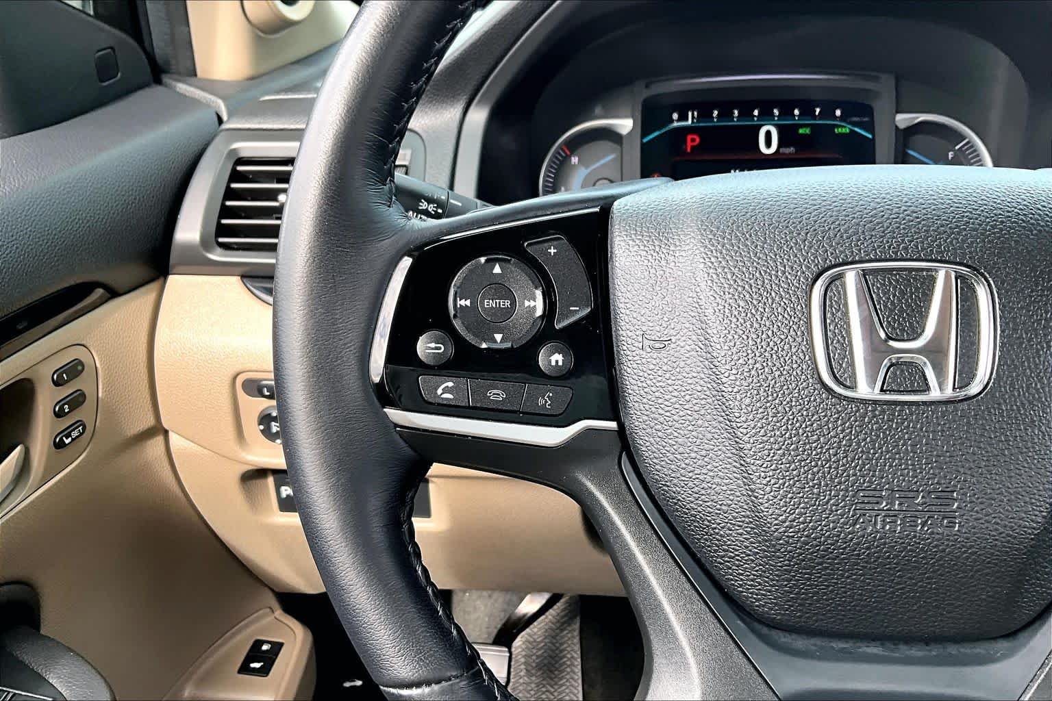 Used 2022 Platinum White Pearl Honda Touring 8-Passenger image 24