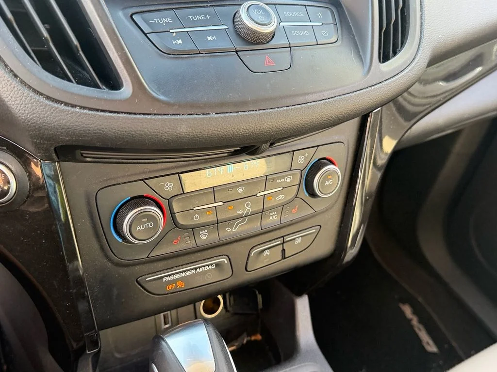 Used 2019 White Ford SEL image 11