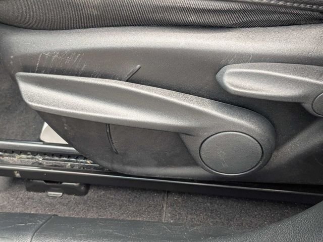Used 2024  Jeep Latitude image 21