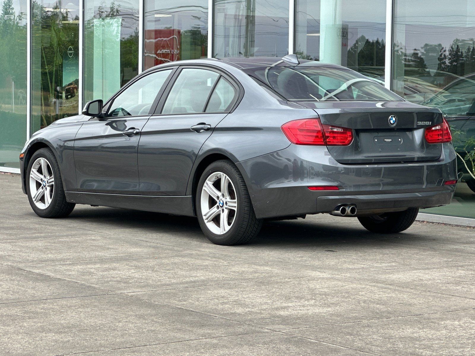 Used 2015 Mineral Gray Metallic BMW 328i image 4
