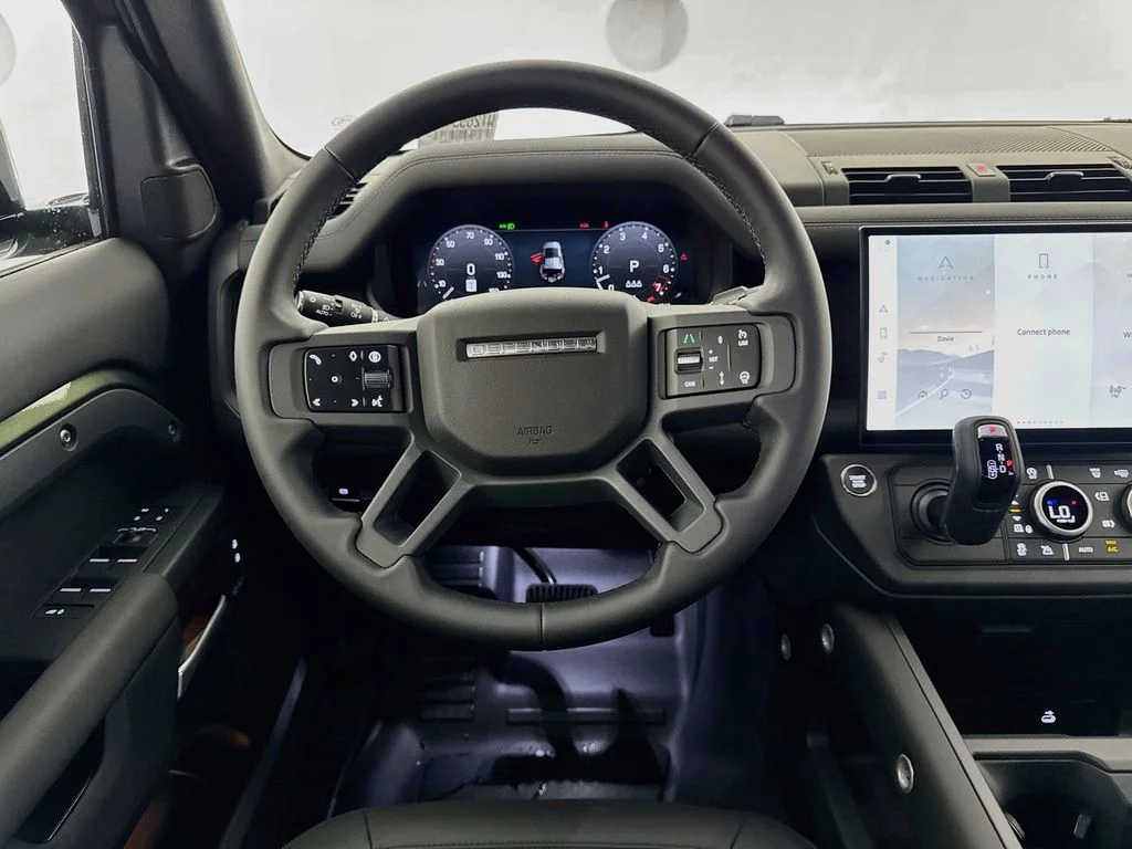 New 2026 Woolstone Green Land Rover X-Dynamic SE image 23