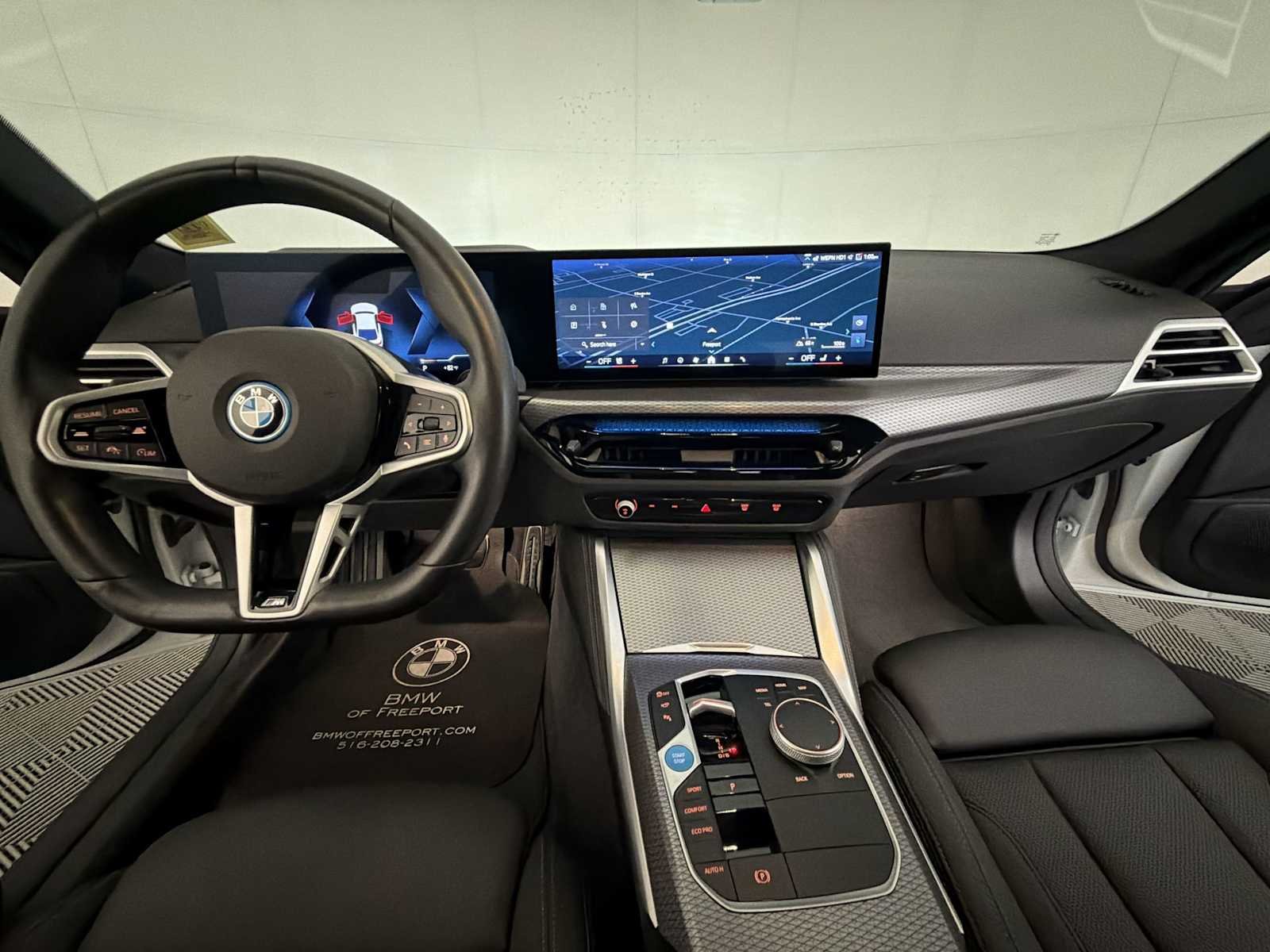 2025 BMW i4 40 - Photo 16