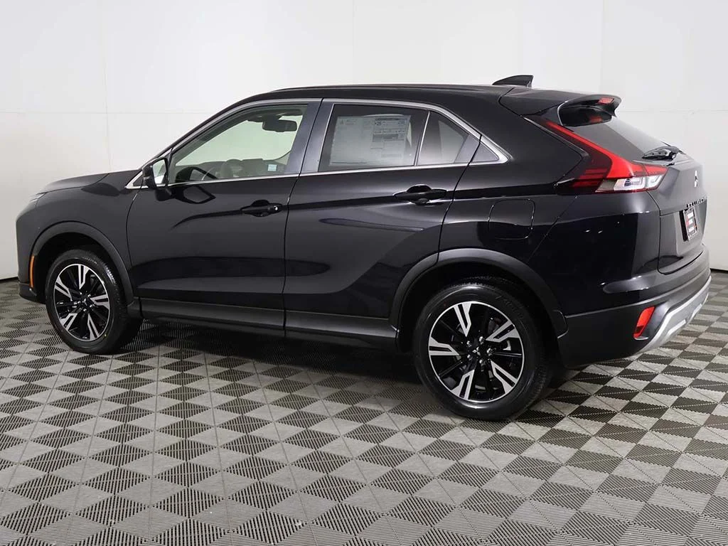 New 2026 Black Mitsubishi SE image 11