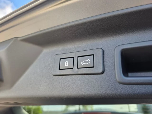 New 2026 ICE SILVER METALLIC Subaru Premium Hybrid image 15