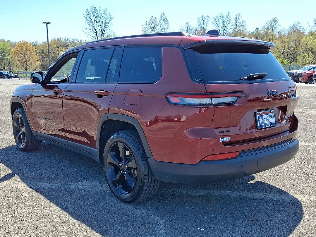 Used 2024 Red Jeep Altitude X 4x4 image 8