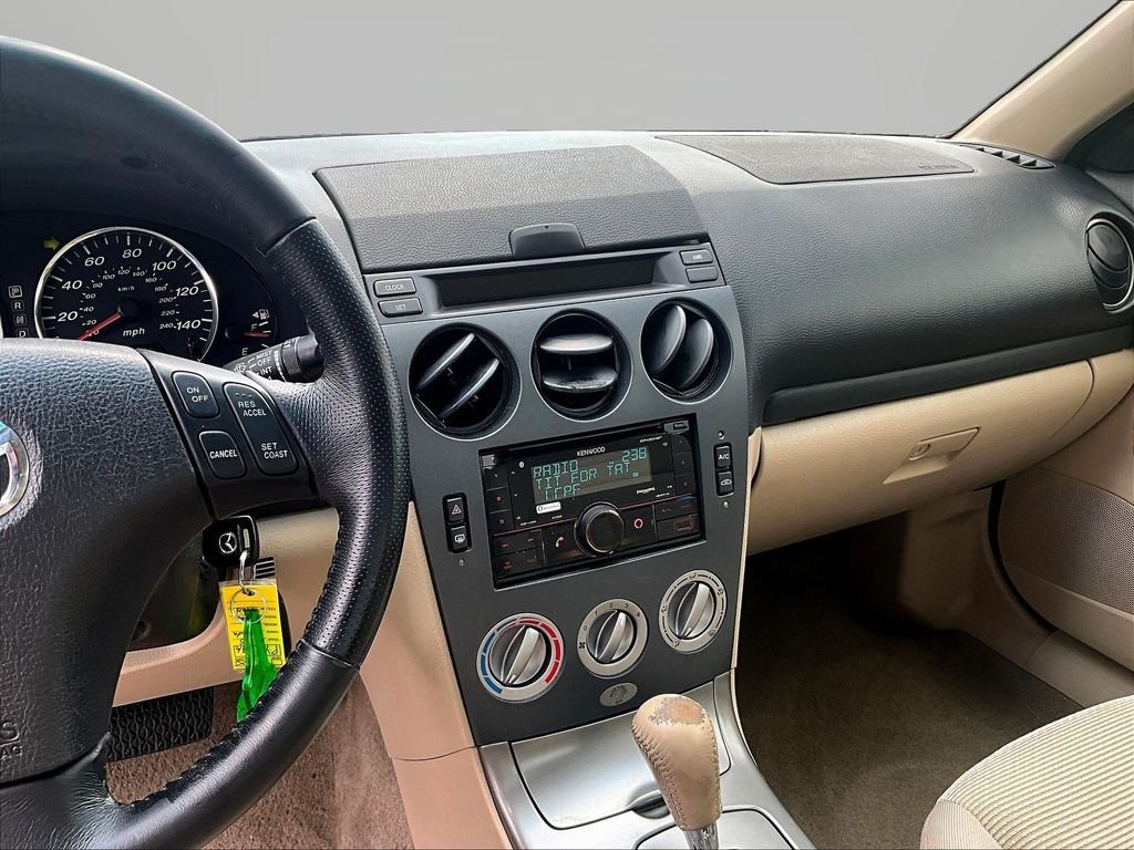 Used 2005 Red Mazda i image 10
