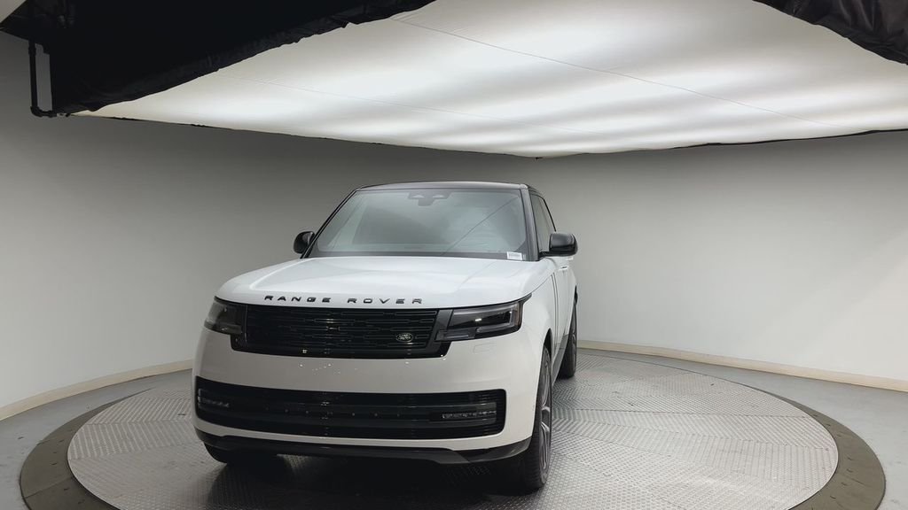 New 2026 Fuji White Land Rover SE image 7