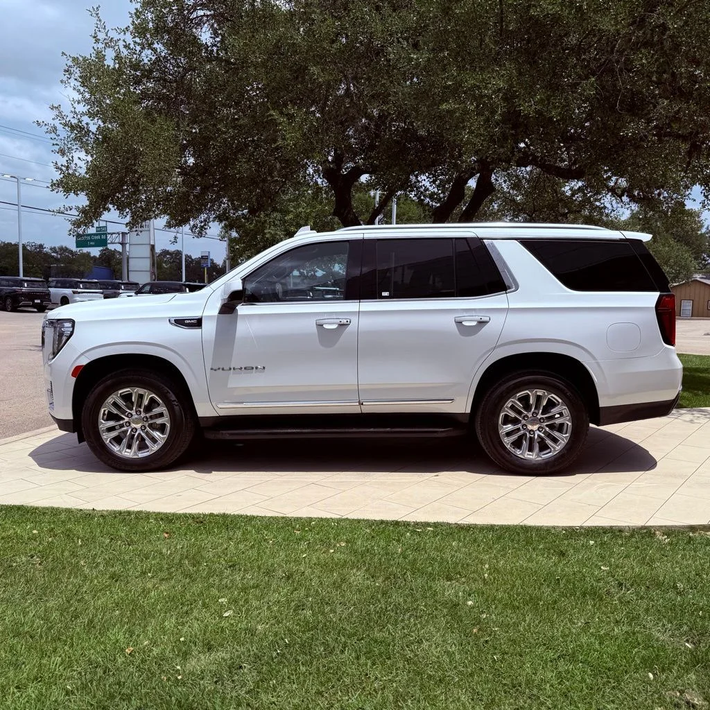 2024 GMC Yukon 4WD SLT's photo