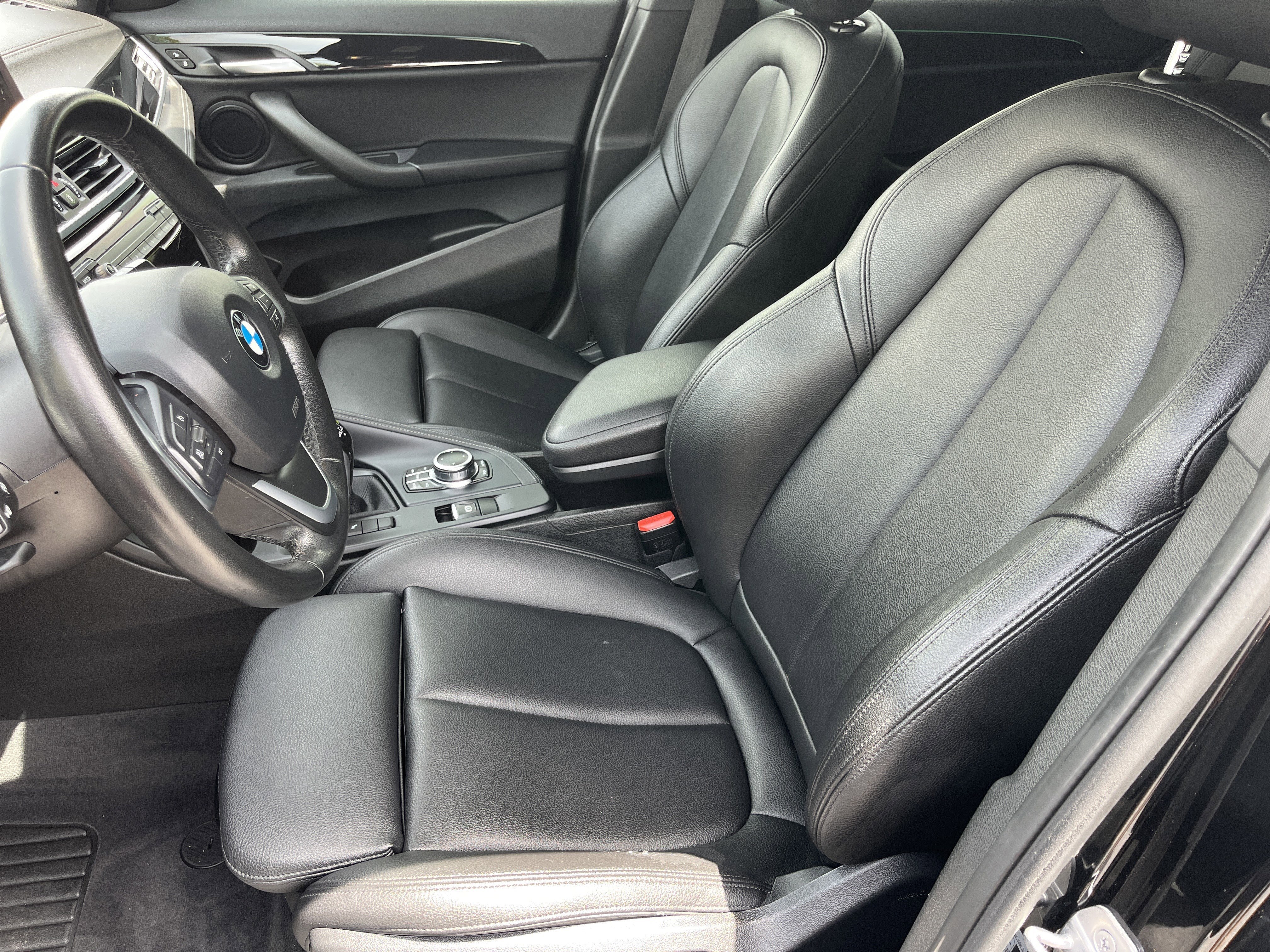 Used 2020 Jet Black BMW sDrive28i image 15