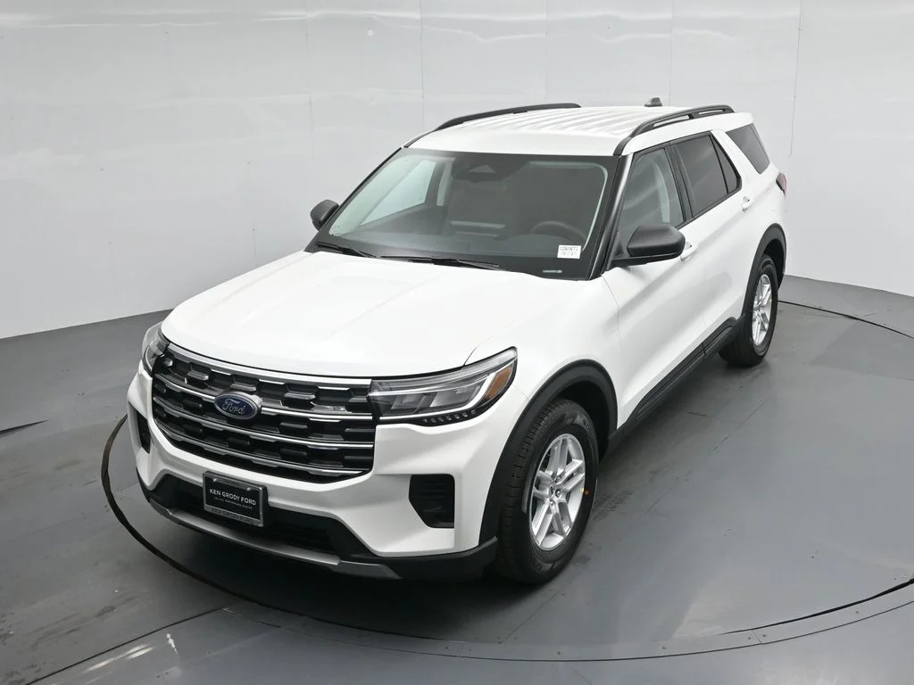 New 2026 Star White Metallic Tri-Coat Ford Active image 37
