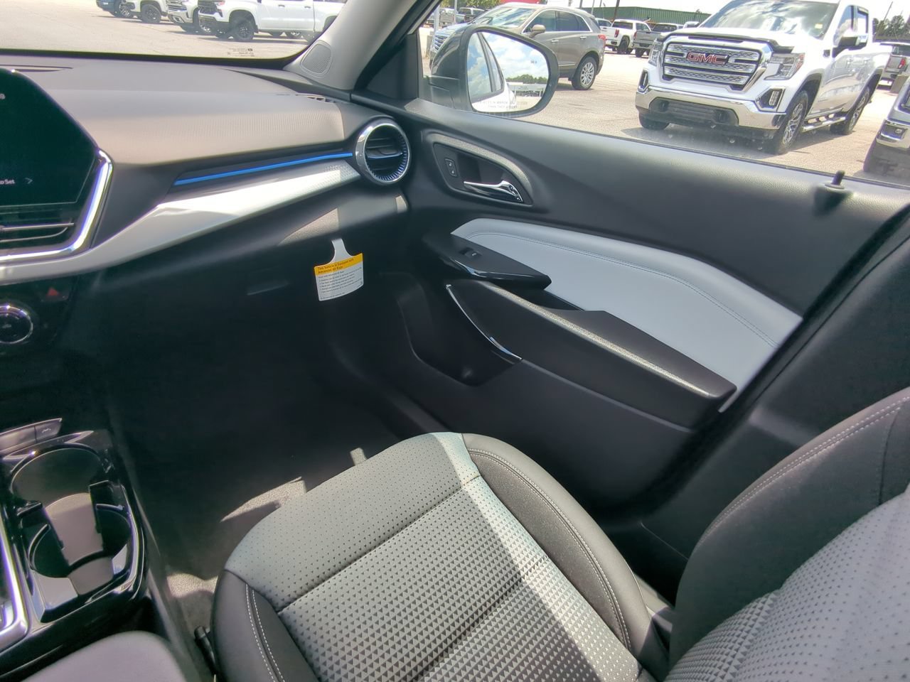 2026 Chevrolet Trax LT - Photo 16