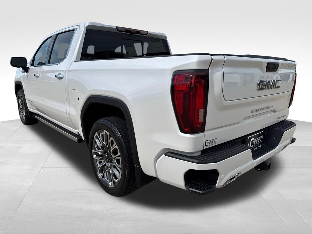 Used 2024 White Frost Tricoat GMC Denali Ultimate image 4