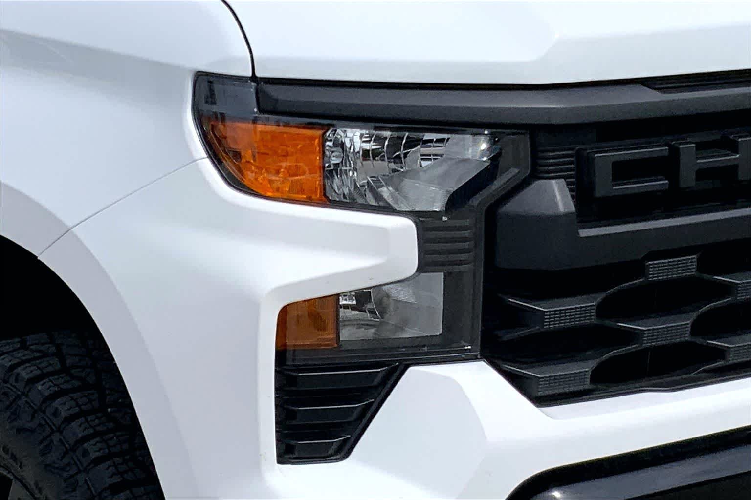 Certified Used 2025 Summit White Chevrolet Custom Trail Boss image 24