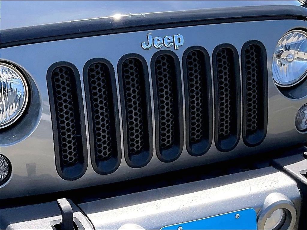 Used 2015 Black Jeep Unlimited Freedom Edition image 31