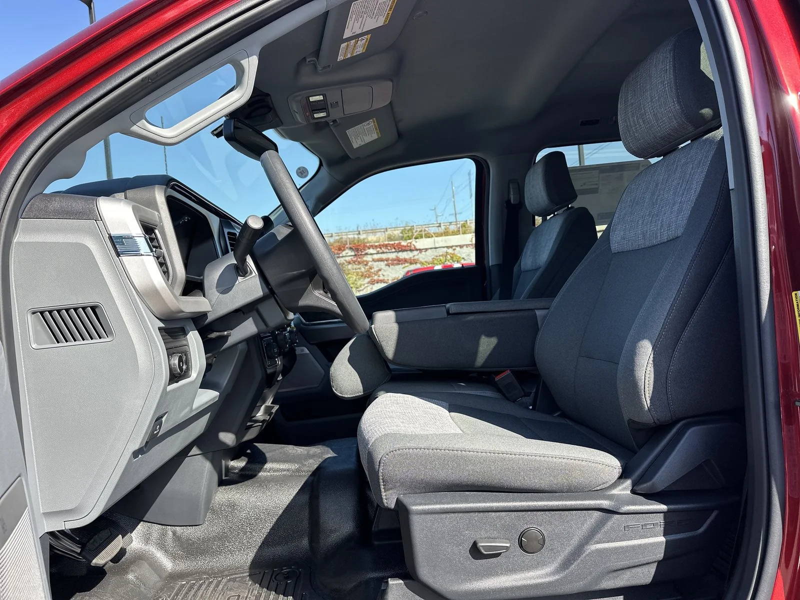 2026 Ford F-350 Super Duty XLT - Photo 10