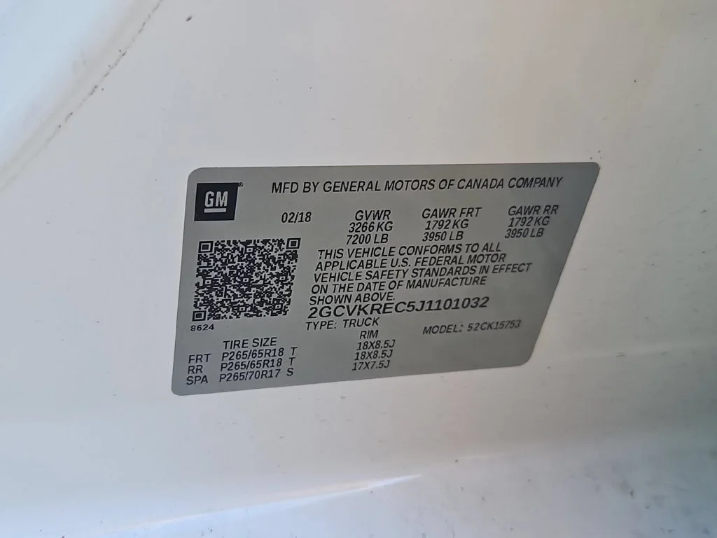 Used 2018 Summit White Chevrolet LT image 32
