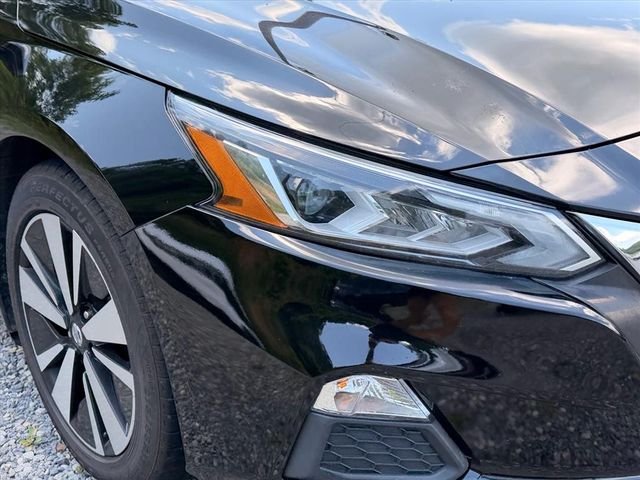 Used 2019 Black Nissan 2.5 SV image 24