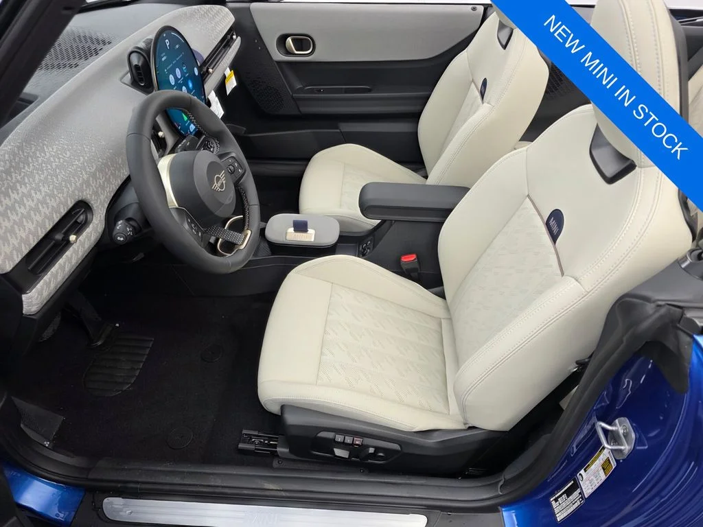 New 2026 Blue MINI Signature Plus image 10