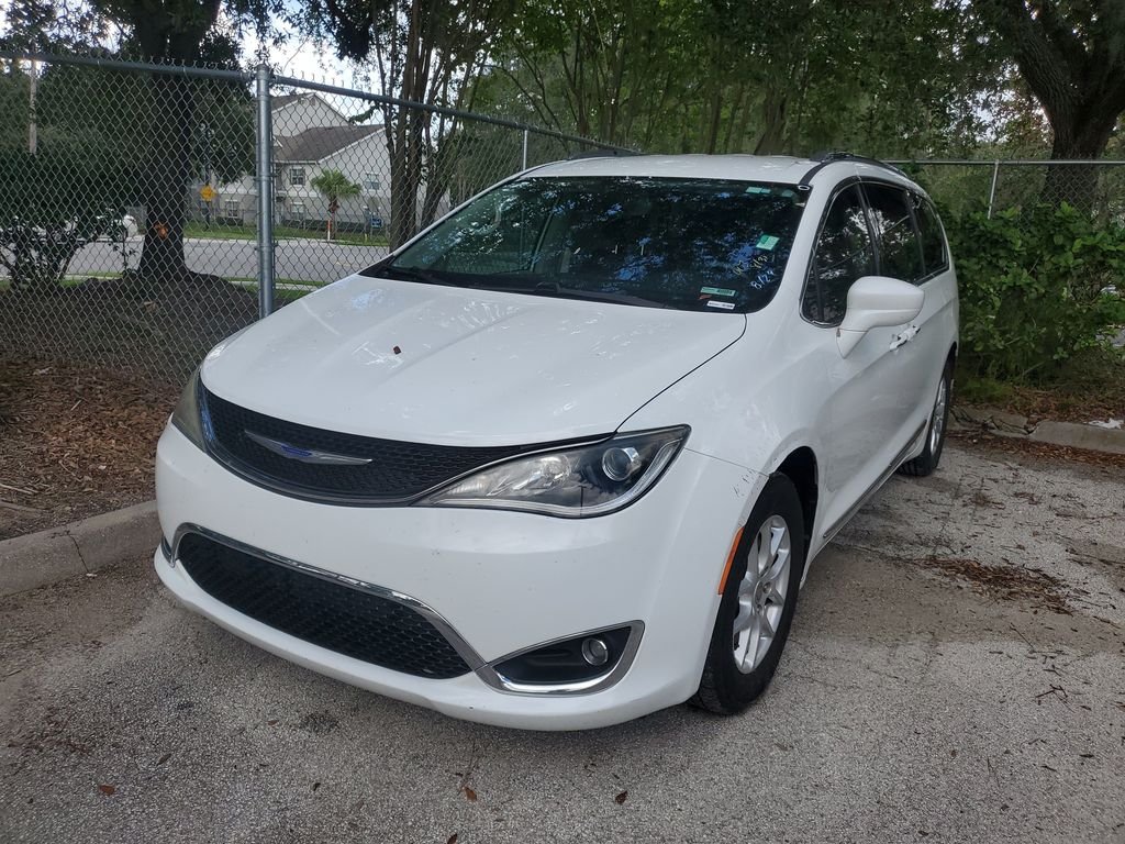 Used 2020 White Chrysler Touring L image 4