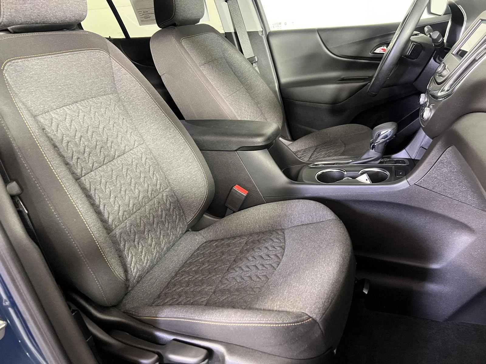 Used 2024 Lakeshore Blue Metallic Chevrolet LT image 28