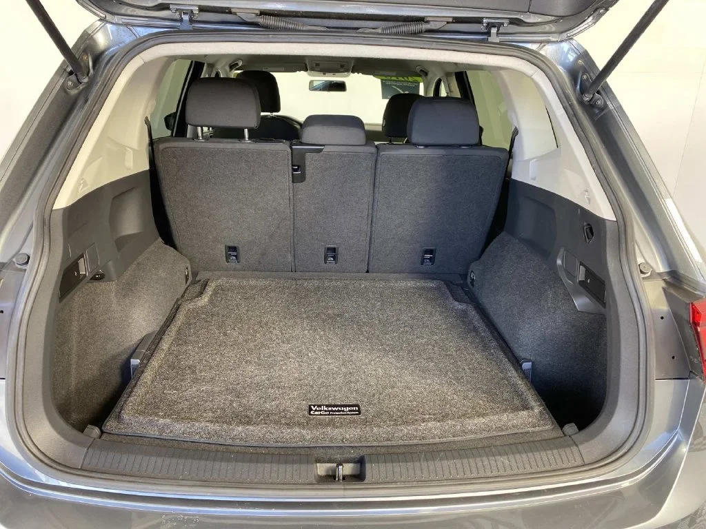 Used 2018 Platinum Gray Metallic Volkswagen 2.0T S image 8