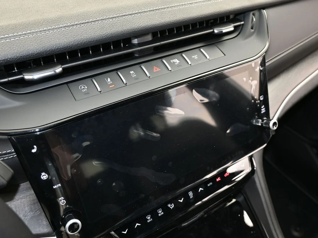 New 2026 Diamond Black Crystal Pearl-Coat Exterior Paint Jeep Altitude image 20