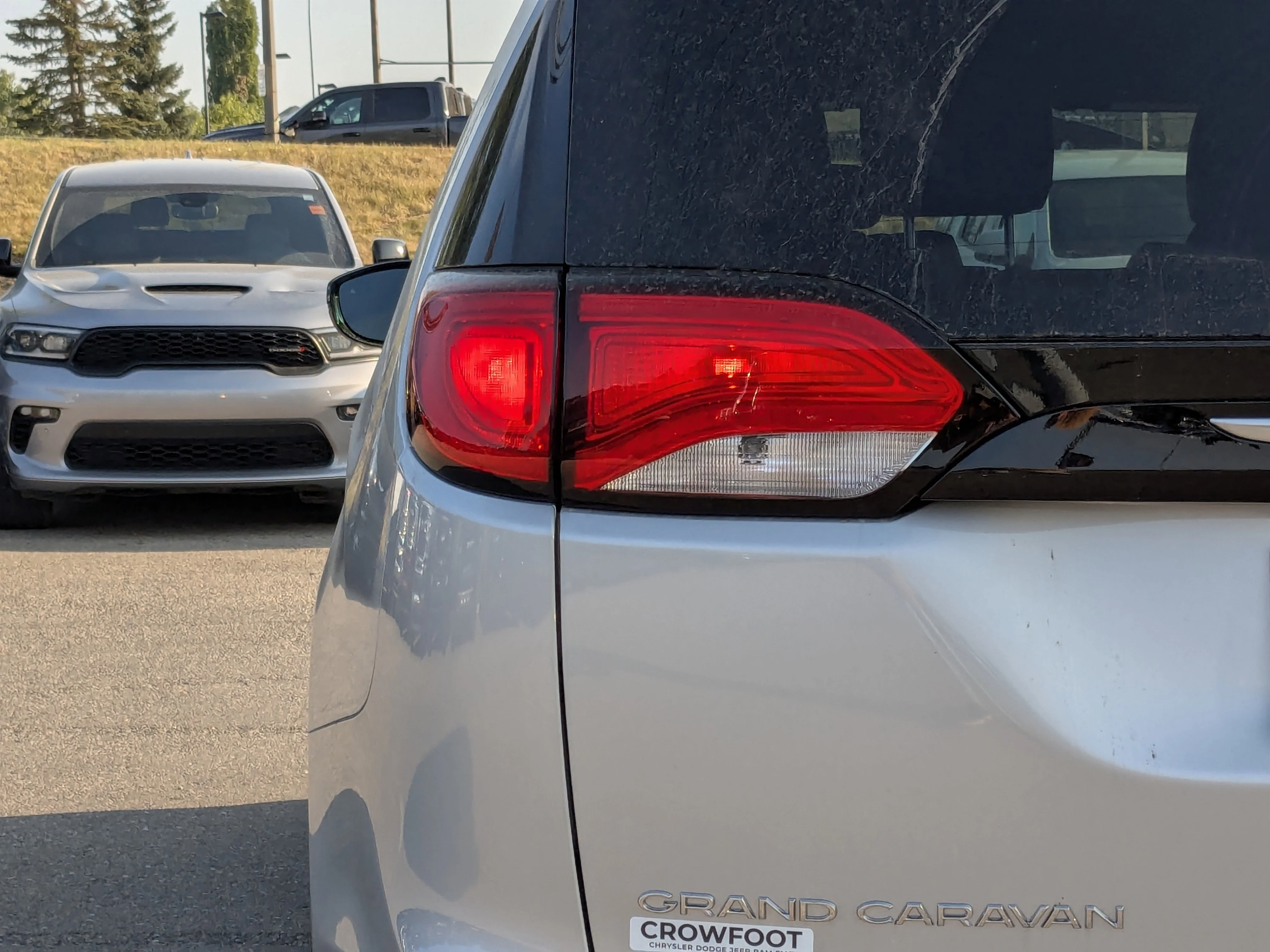New 2026 Silver Chrysler SXT - Power Liftgate - Power Sliding Doors - Leather - Remote Starter & Tons More! image 11