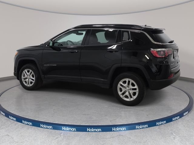 Used 2020 Diamond Black Crystal Pearlcoat Jeep Sport image 9