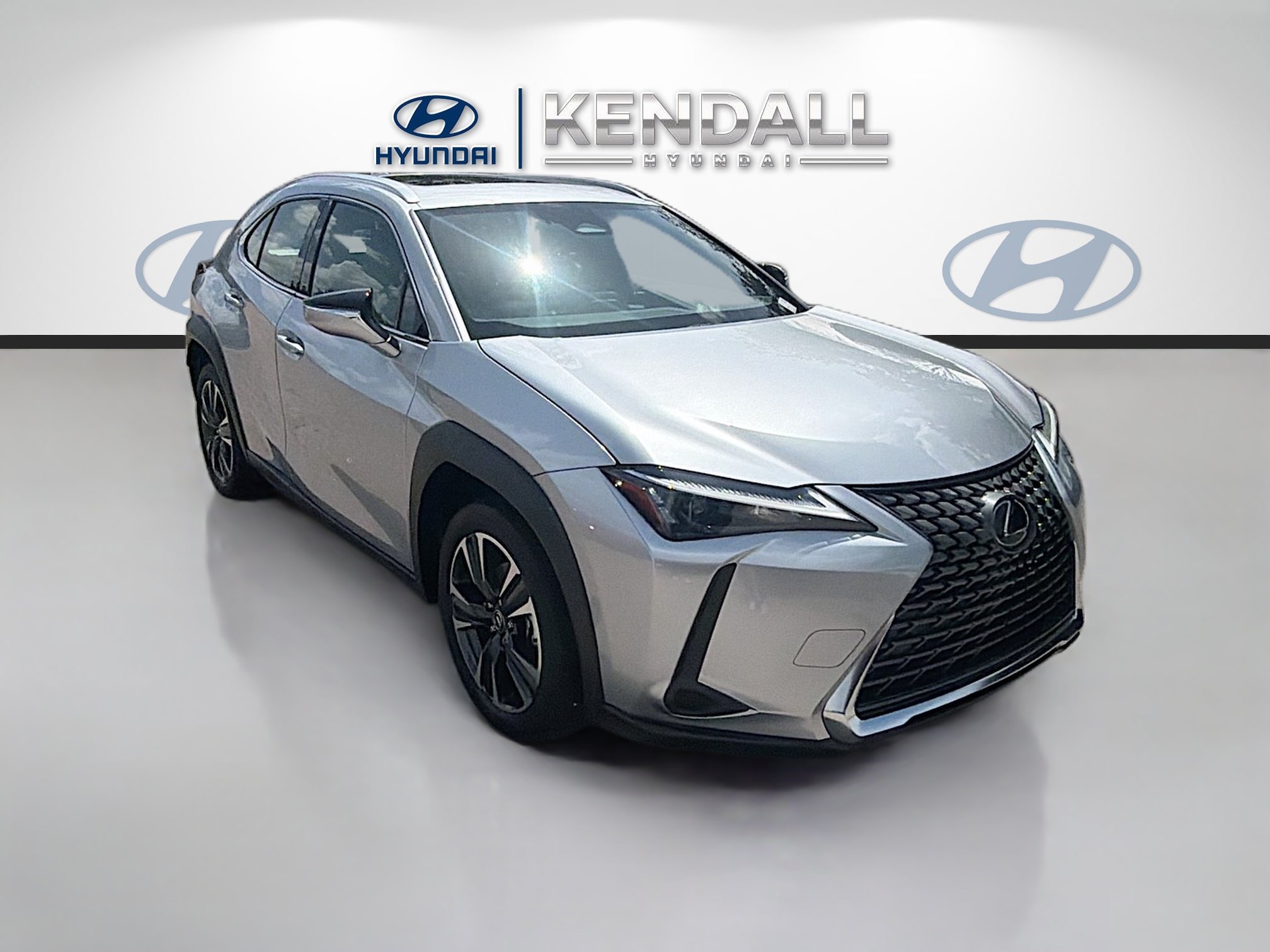 Used 2025 Iridium Lexus UX 300h image 1