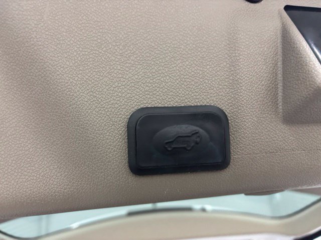 Used 2016 WHITE FROST TRICOAT GMC Denali image 12