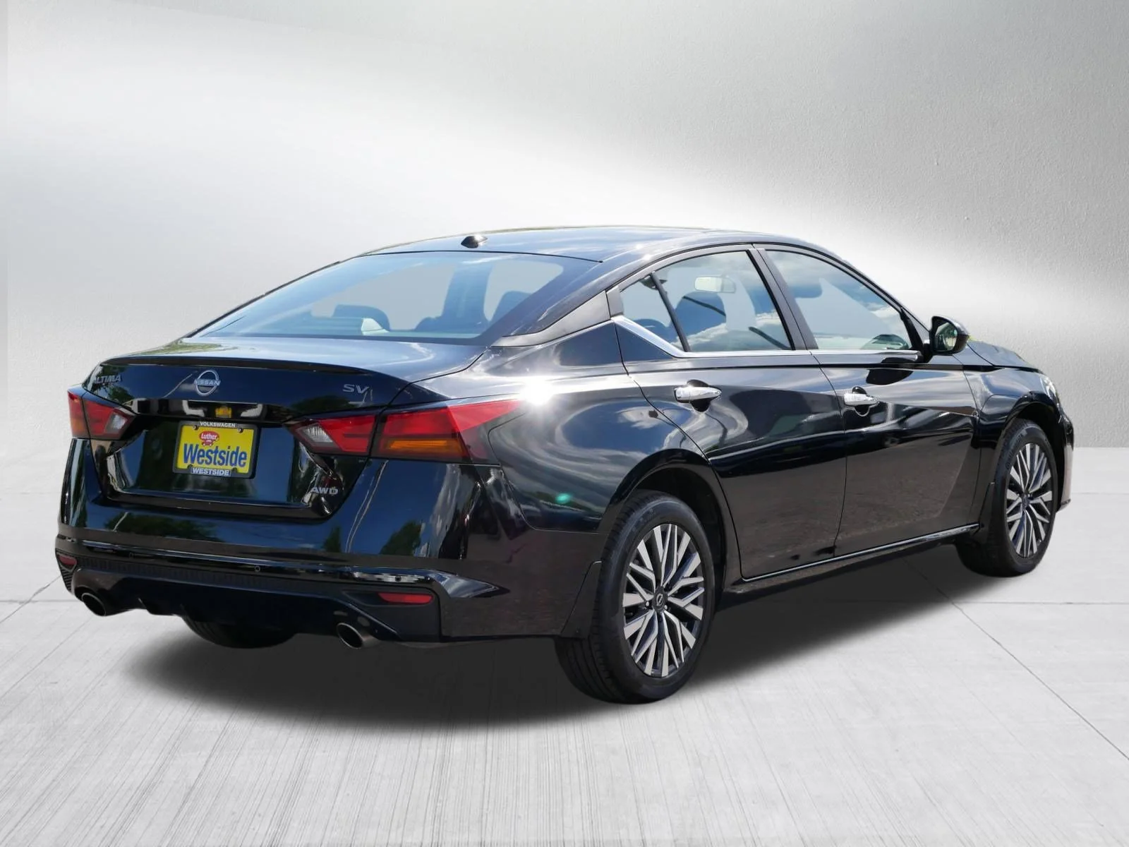 Used 2024 Super Black Nissan 2.5 SV image 7