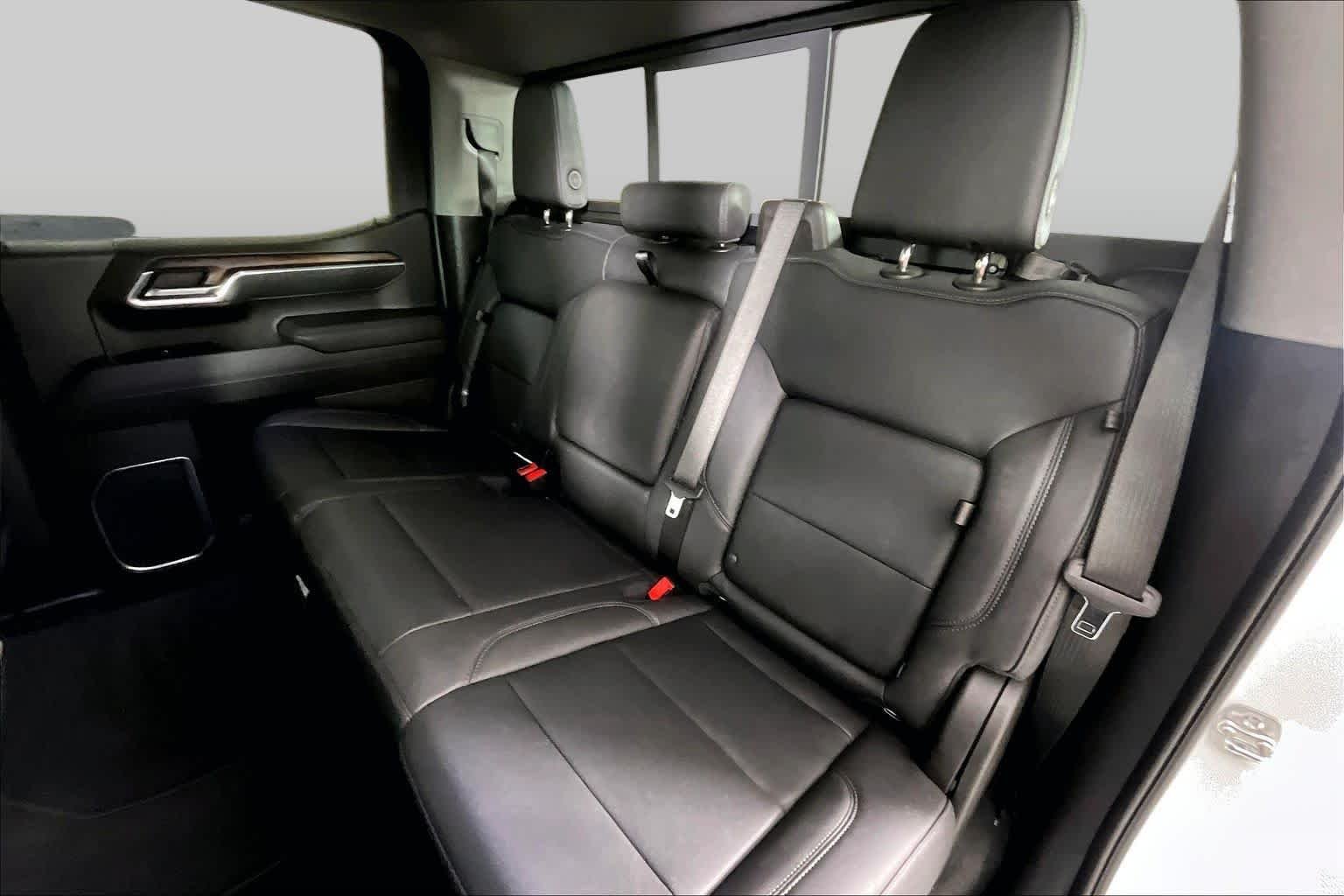 Used 2025 Summit White GMC SLT image 19