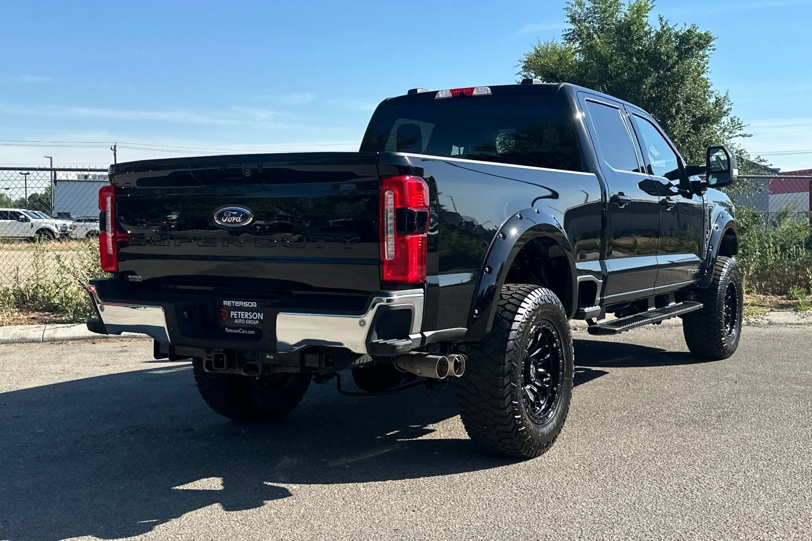 Used 2025  Ford Lariat image 4