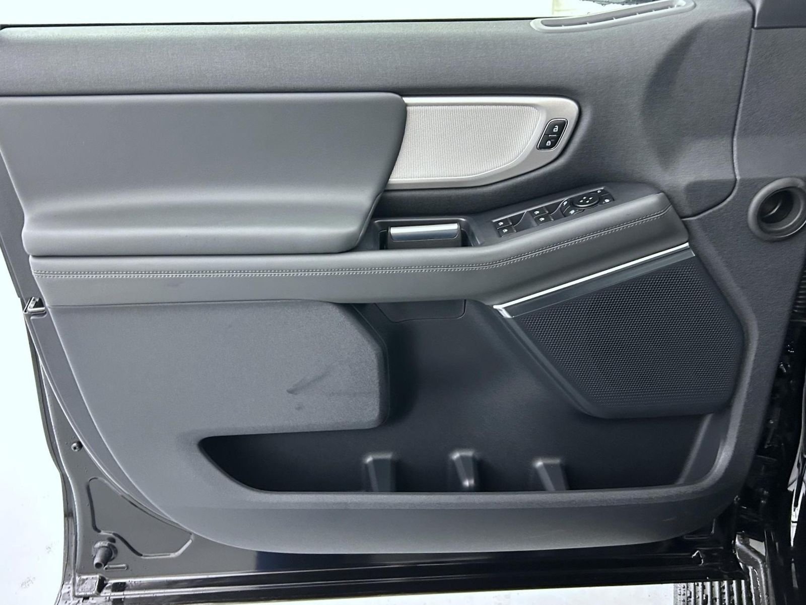 New 2027 Agate Black Metallic Ford Active image 9