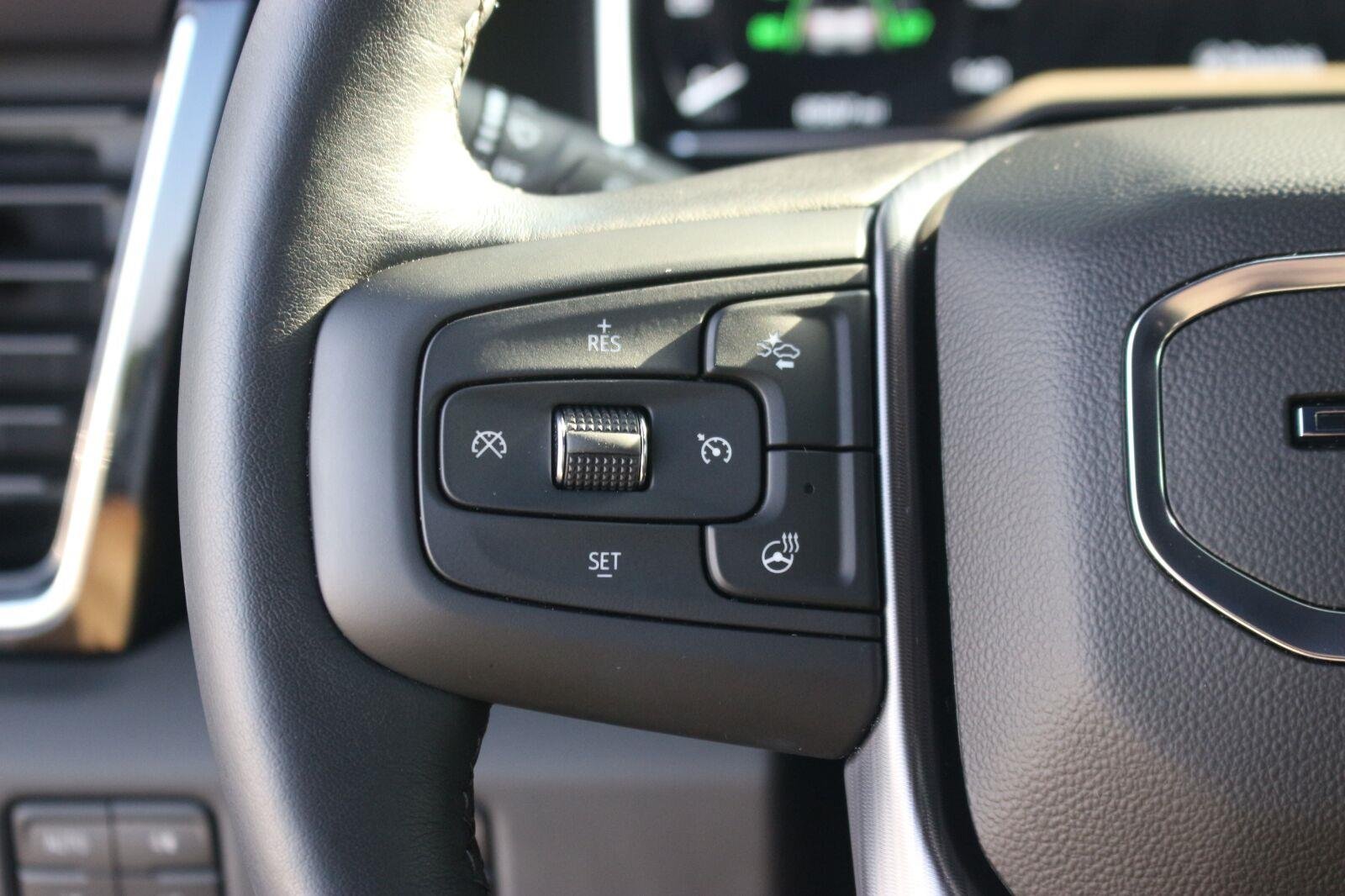 Used 2025 White Frost Tricoat GMC Denali Ultimate image 23