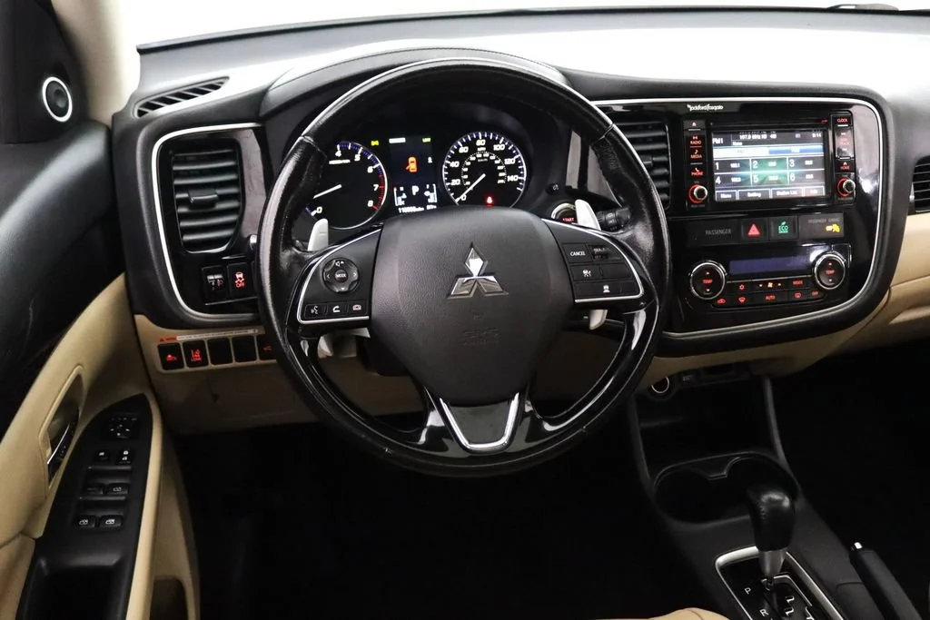 Used 2016 White Mitsubishi GT image 15