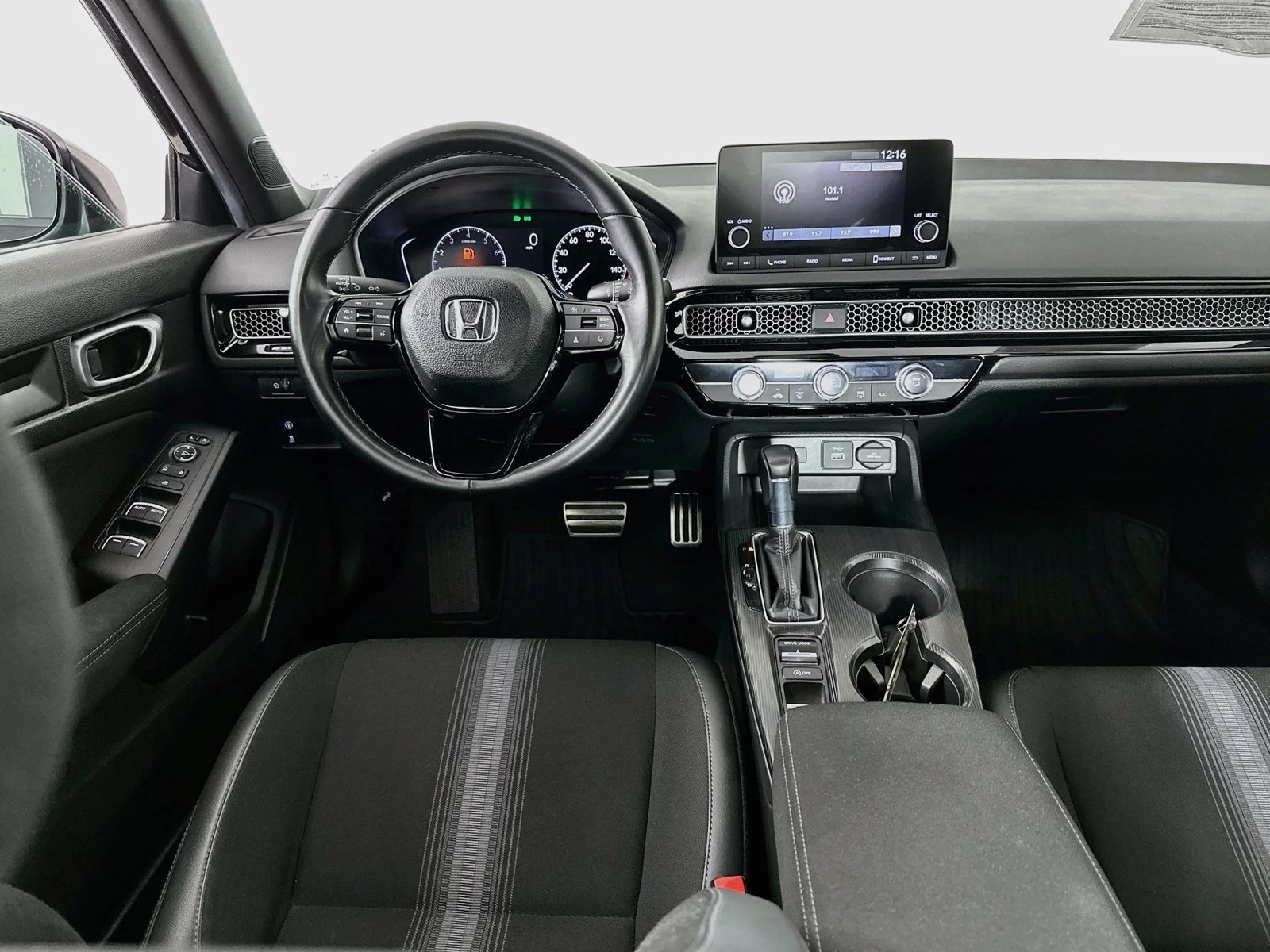Used 2024  Honda Sport image 20