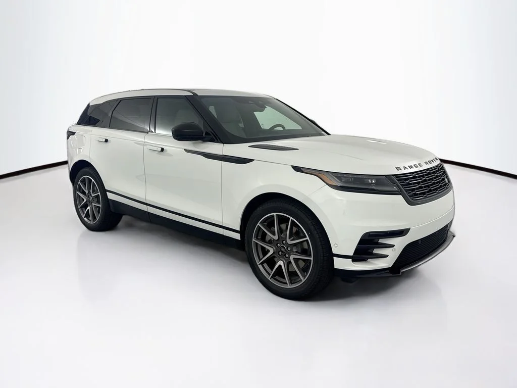 New 2026 Fuji White Land Rover Belgravia Edition image 3
