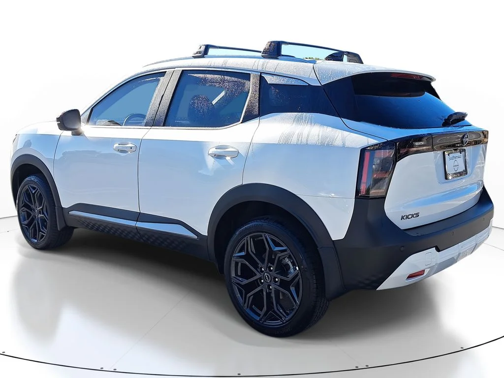 New 2026 White Nissan SR image 5