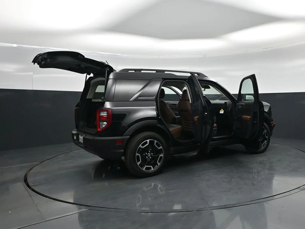 Used 2023 Black Ford Outer Banks image 5