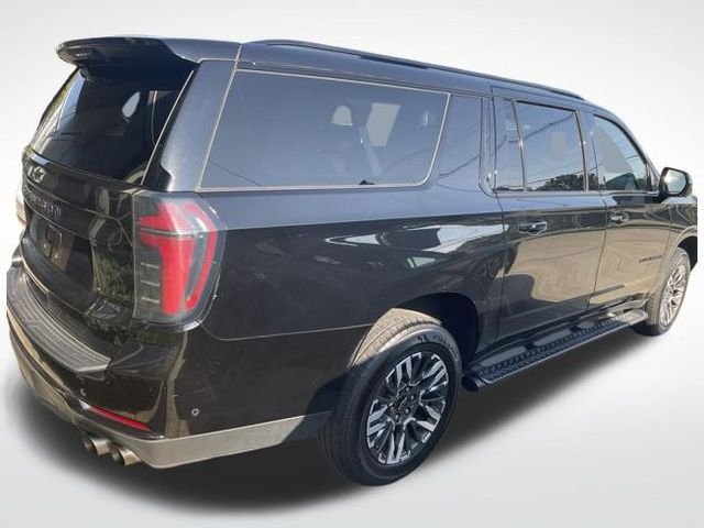 Used 2025 Black Chevrolet Z71 image 9
