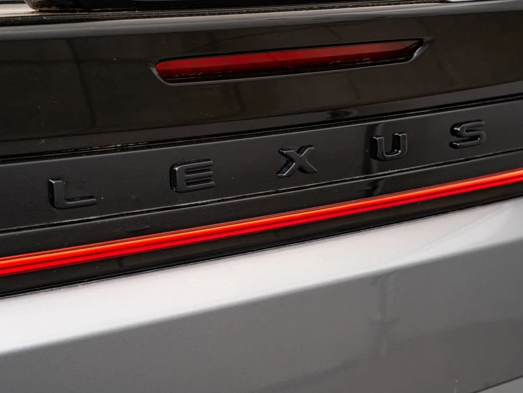 New 2026 Onyx Black Lexus 550e F Sport image 17