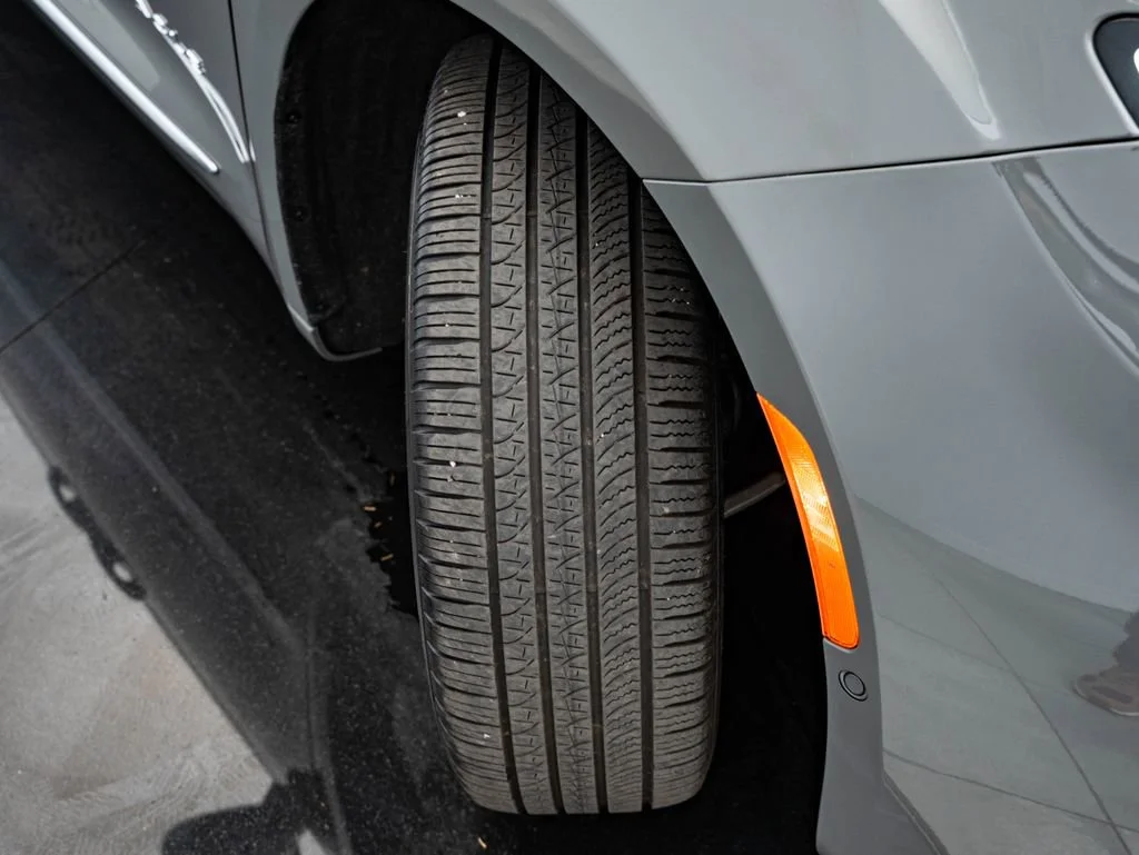 Used 2024 Ceramic Gray Clearcoat Chrysler Pinnacle image 53