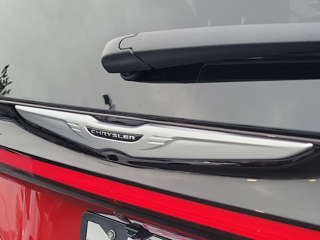 New 2026 Red Hot Pearl-Coat Exterior Paint Chrysler Limited image 6